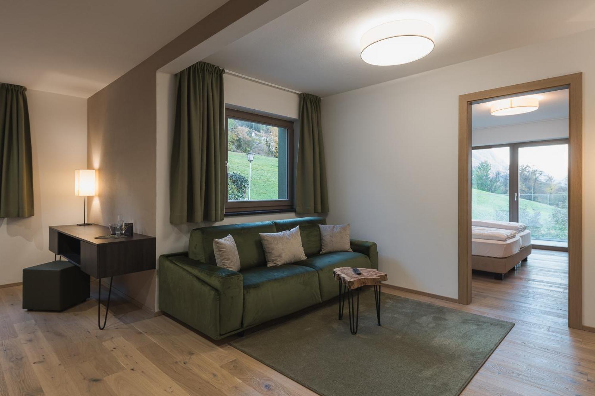 Oliven- & Genusshotel Hirzer Schenna Pokoj fotografie
