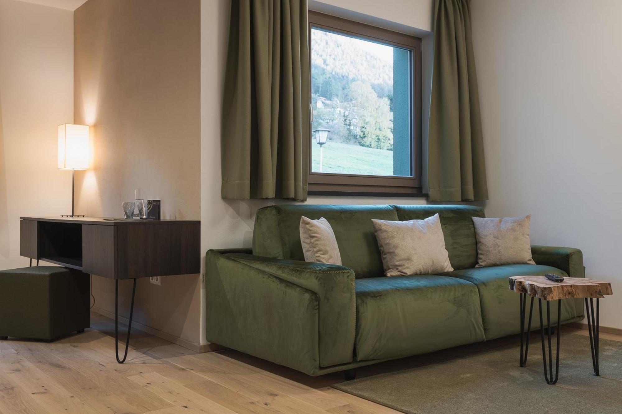 Oliven- & Genusshotel Hirzer Schenna Pokoj fotografie